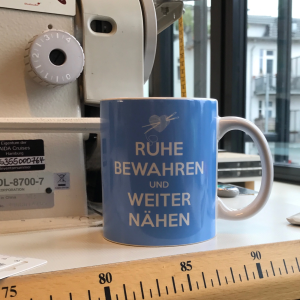 Becher - Ruhe bewahren und weiter nähen